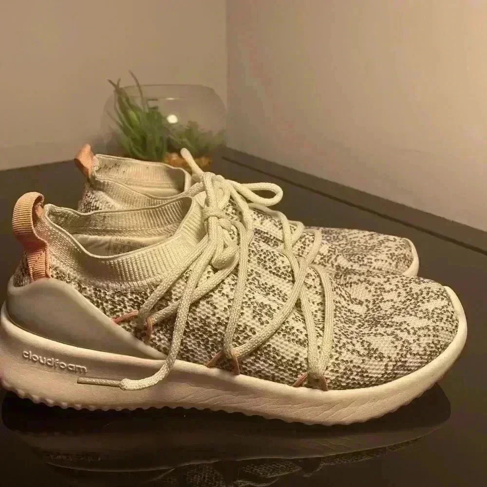 Adidas Womens Ultimamotion F34533 White Running Shoes Sneakers Size 8